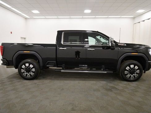 Used 2024 GMC Sierra 2500 Denali w/ Denali Reserve Package image 9