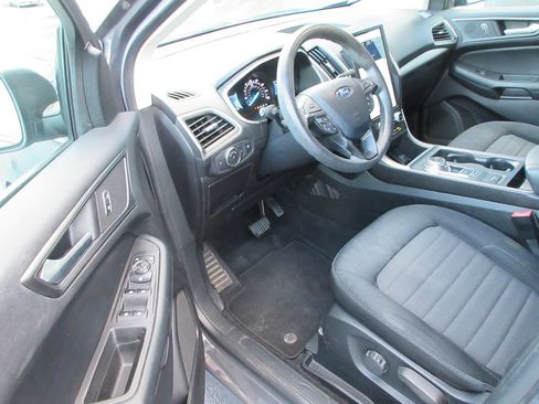 Used 2021 Ford Edge SE FWD image 12