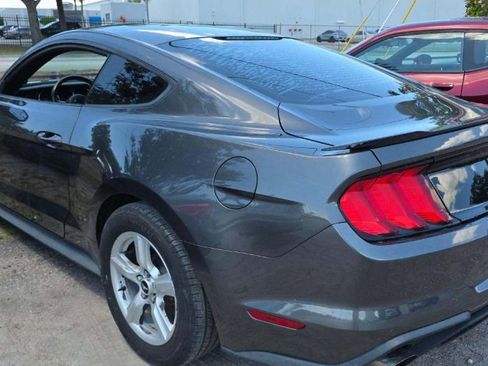 Used 2018 Ford Mustang Coupe RWD image 2