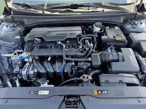 New 2026 Hyundai Elantra Limited FWD image 13