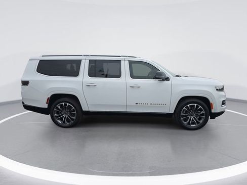 Used 2023 Jeep Grand Wagoneer L Series III image 2