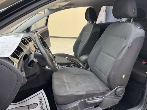 Used 2015 Volkswagen Golf S image 18