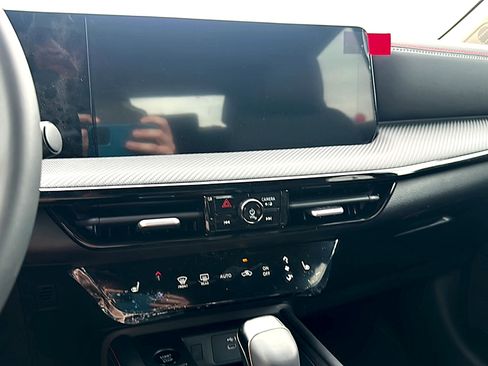 New 2026 Nissan Kicks SR w/ Cold Weather Package FWD image 21