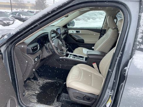 Used 2021 Ford Explorer Platinum w/ Equipment Group 601A image 17