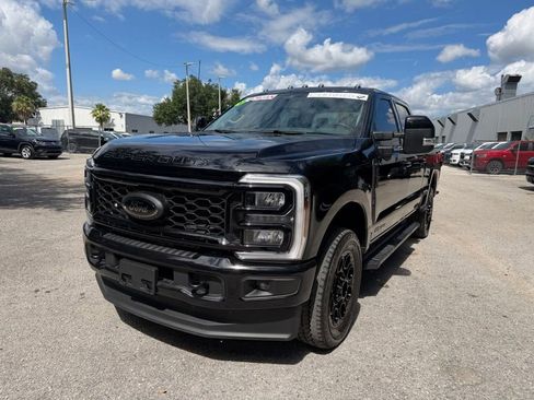 Used 2025 Ford F250 Lariat w/ Black Appearance Package AWD/4WD image 2