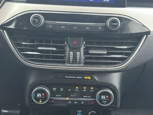 Used 2021 Ford Escape SE w/ Convenience Package image 25