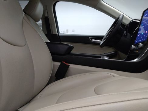 Used 2021 Ford Edge Titanium w/ Cargo Accessory Package FWD image 21