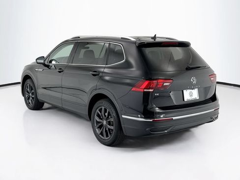 Used 2023 Volkswagen Tiguan SE w/ Panoramic Sunroof Package FWD image 7