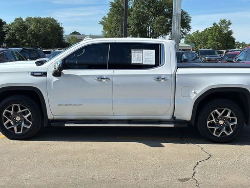 Used 2024 GMC Sierra 1500 SLT w/ SLT Premium Plus Package AWD/4WD image 4