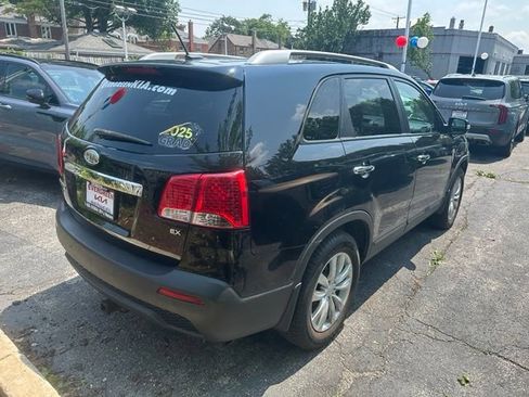Used 2011 Kia Sorento EX w/ Premium Pkg FWD image 4