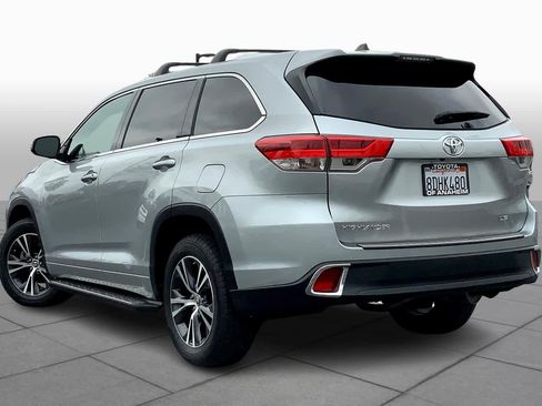 Used 2018 Toyota Highlander LE image 11