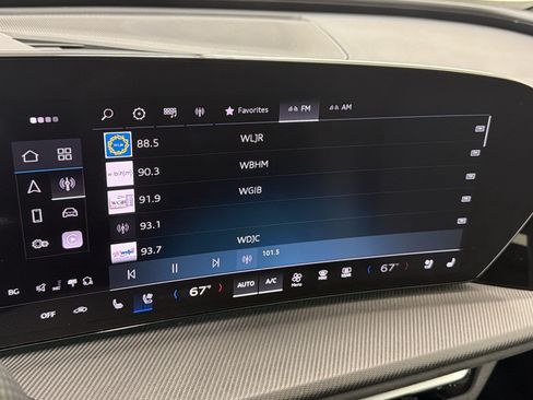 Certified 2025 Audi SQ5 Premium Plus w/ Premium Plus Package AWD/4WD image 25