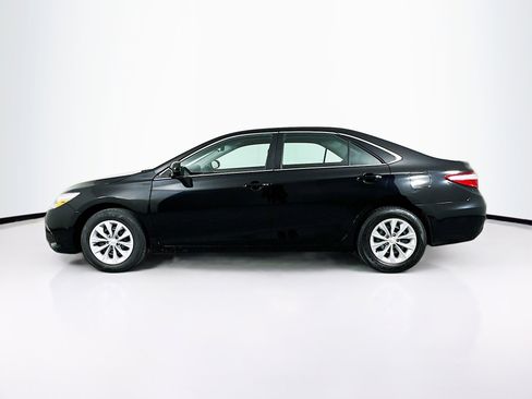 Used 2016 Toyota Camry LE image 4