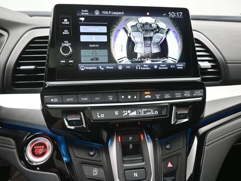 Used 2025 Honda Odyssey Touring image 3