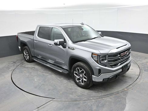 Used 2024 GMC Sierra 1500 SLT w/ SLT Premium Plus Package AWD/4WD image 18