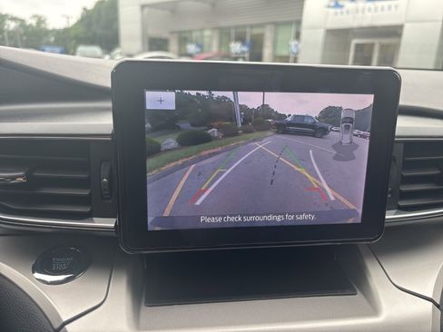 Used 2022 Ford Explorer XLT w/ Equipment Group 202A image 22