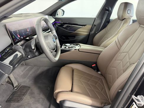 Used 2025 BMW 530i image 5