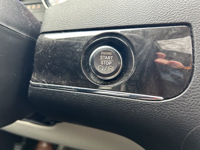 Used 2016 Chrysler Town & Country Touring-L FWD image 25