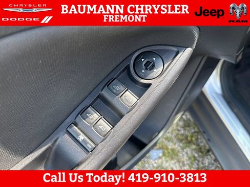 Used 2016 Ford Focus SE FWD image 11