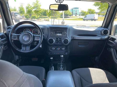 Used 2016 Jeep Wrangler Unlimited Sport w/ Quick Order Package 24S AWD/4WD image 9
