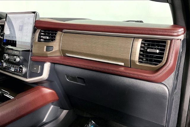 Used 2022 Ford Expedition Max Limited AWD/4WD image 18