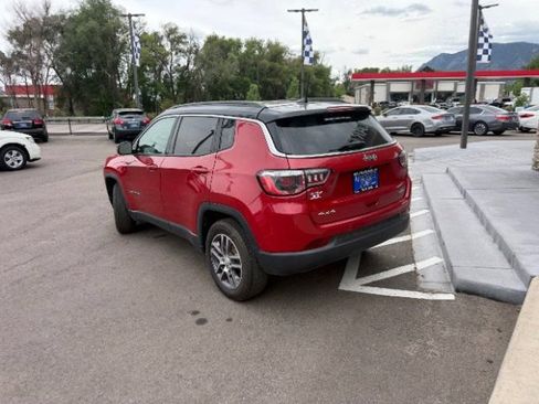 Used 2018 Jeep Compass Latitude w/ Popular Equipment Group AWD/4WD image 8