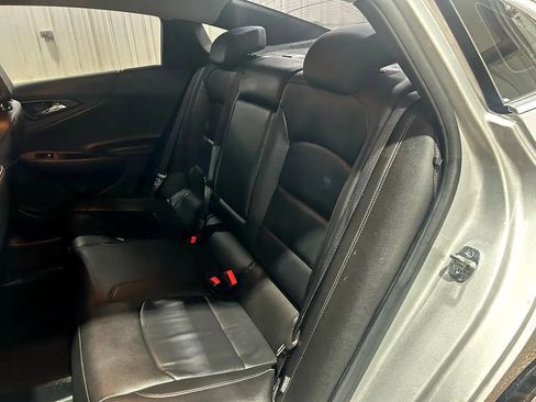 Used 2018 Chevrolet Malibu LT w/ Leather Package image 5