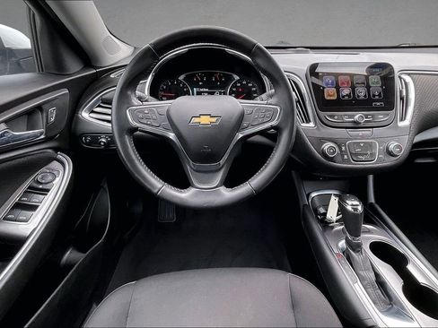 Used 2018 Chevrolet Malibu LT image 8