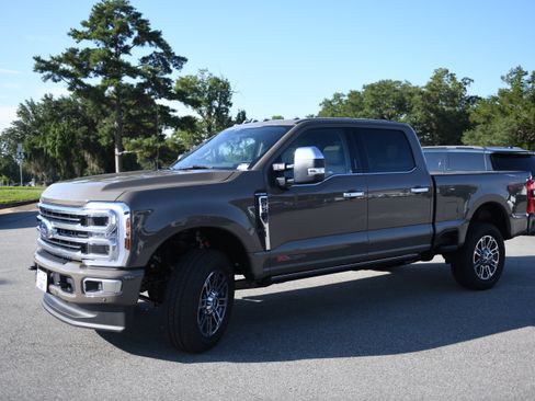 New 2026 Ford F250 Platinum w/ Platinum Plus Package AWD/4WD image 6