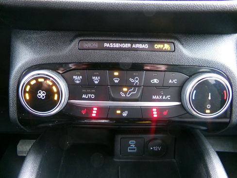 Used 2022 Ford Escape SE w/ SE Sport Appearance Package AWD/4WD image 21