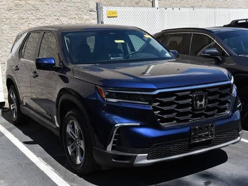 Used 2024 Honda Pilot EX-L image 4