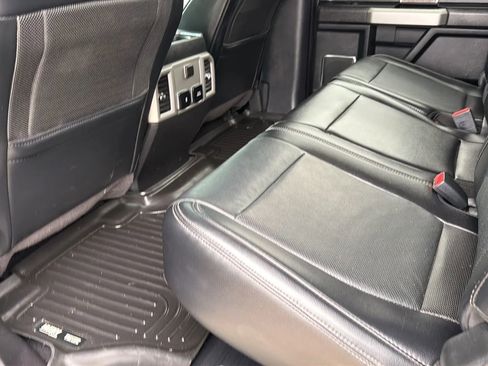 Used 2019 Ford F250 Lariat w/ Chrome Package image 51