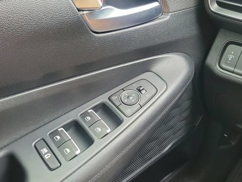 Used 2020 Hyundai Santa Fe SEL FWD image 19