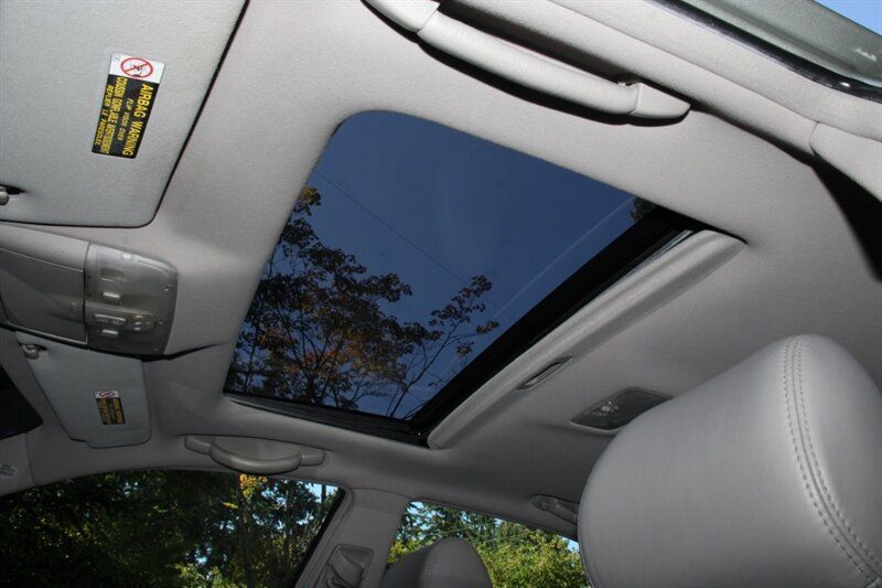 Used 2003 Lexus ES 330 w/ Premium Pkg FWD image 9