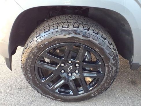 Certified 2025 Chevrolet Colorado Z71 w/ Technology Package AWD/4WD image 9