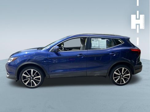 Used 2019 Nissan Rogue Sport SL w/ Premium Package FWD image 2
