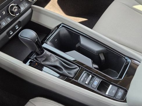 Used 2024 Honda Accord EX-L image 21