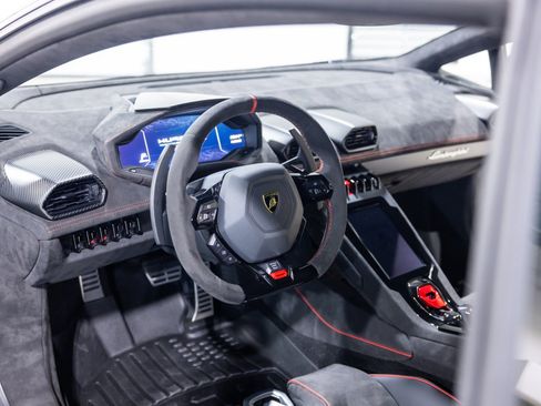 Used 2024 Lamborghini Huracan Sterrato AWD/4WD image 38