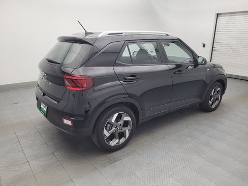 Used 2025 Hyundai Venue SEL FWD image 10