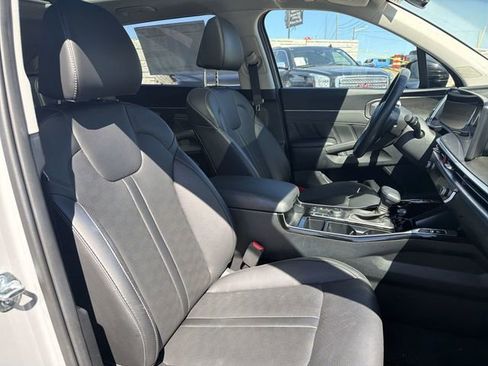 Certified 2025 Kia Sorento SX image 26