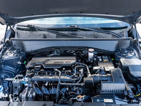 Certified 2025 Hyundai Kona SE image 18