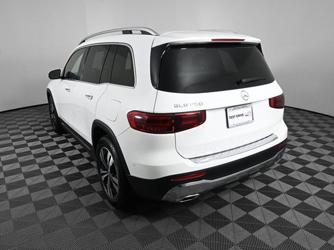 Certified 2025 Mercedes-Benz GLB 250 image 4