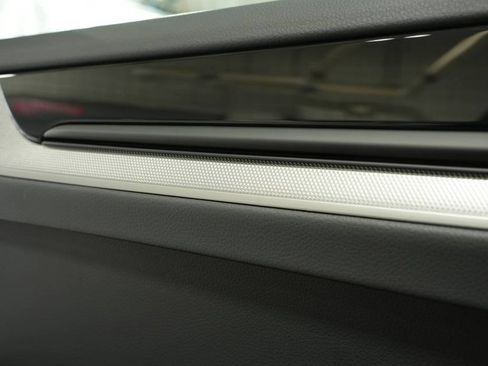 Certified 2025 Porsche Cayenne image 31