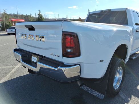 Used 2026 RAM 3500 Tradesman image 17