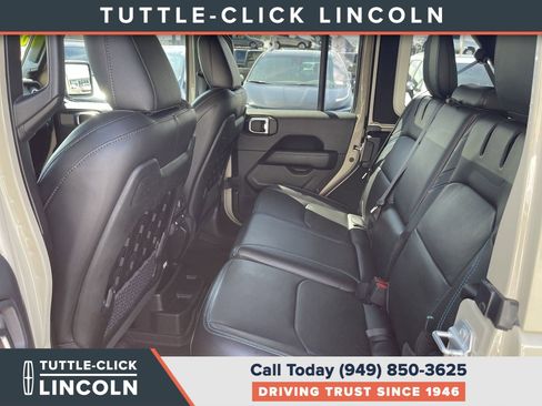 Used 2022 Jeep Wrangler Unlimited Rubicon 4xe w/ Steel Bumper Group AWD/4WD image 18
