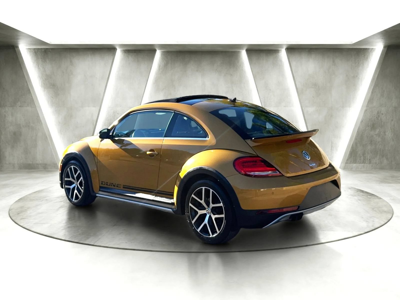 Used 2016 Volkswagen Beetle 1.8T Dune w/ Dune Technology Package FWD image 5