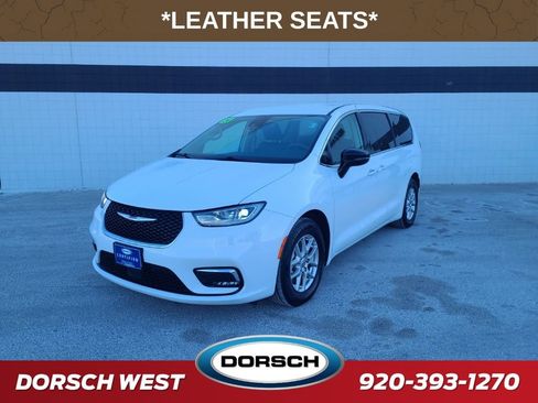 Used 2024 Chrysler Pacifica Touring-L image 1