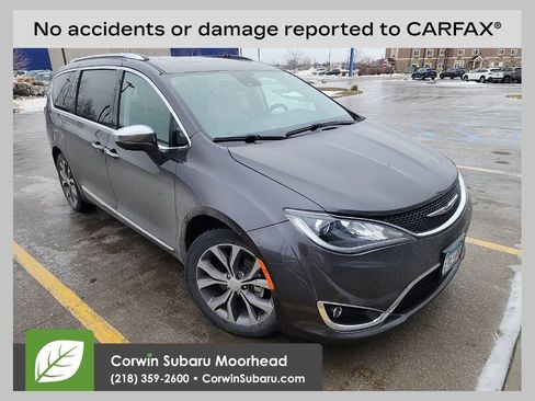 Used 2020 Chrysler Pacifica Limited w/ Tire & Wheel Group image 1