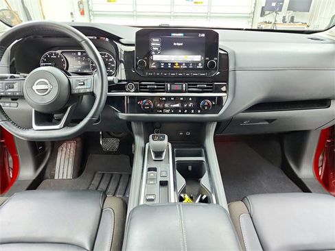 Used 2024 Nissan Pathfinder SL w/ SL Premium Package image 28