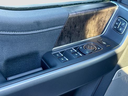 Used 2026 Ford F250 Lariat w/ Chrome Package image 24